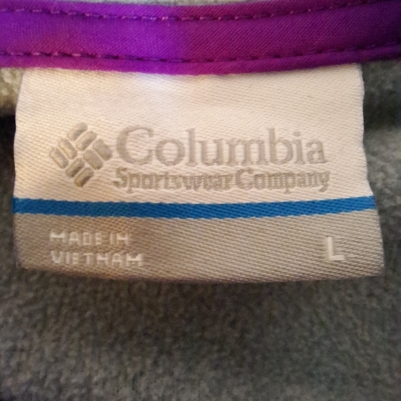 A Columbia fleece 1/2 zip pullover in a womens size large. Front pocket. EUC. - Picture 3 of 7